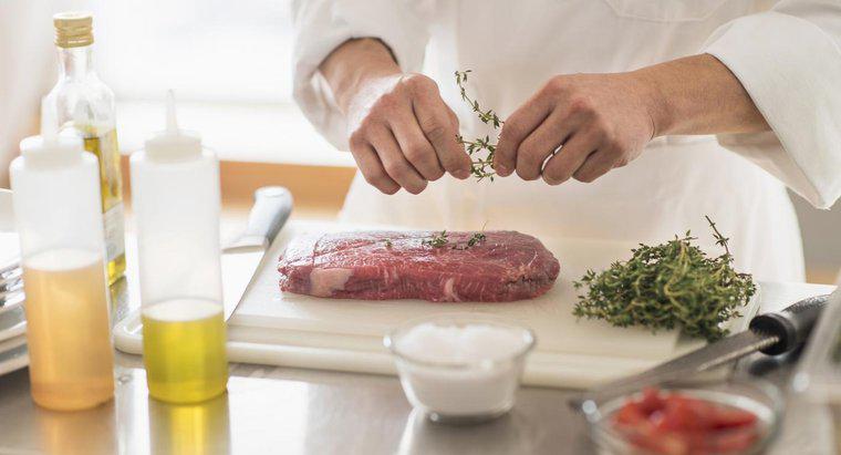 Como você calcula os tempos de cozimento para vários cortes de carne?