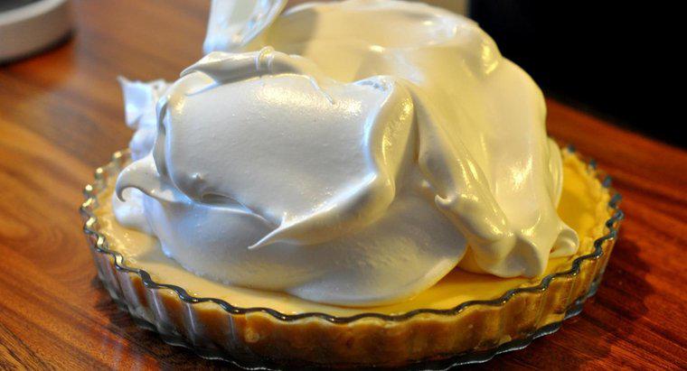 Você deveria refrigerar a torta de limão com merengue?