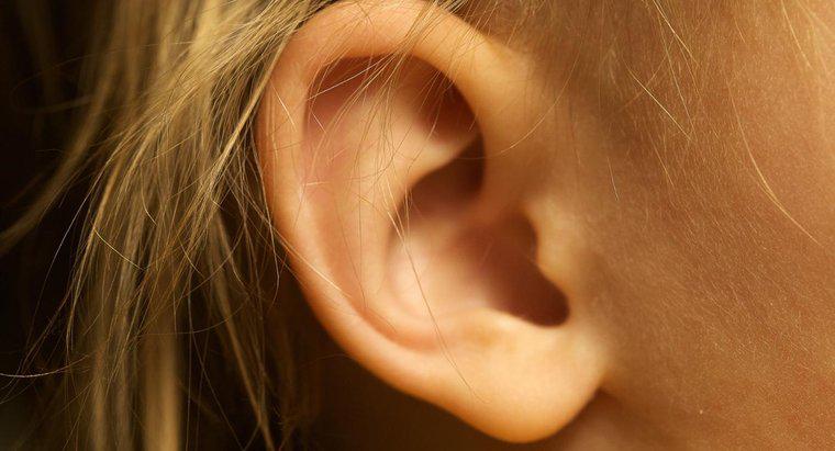 Como você remove a cera da orelha?