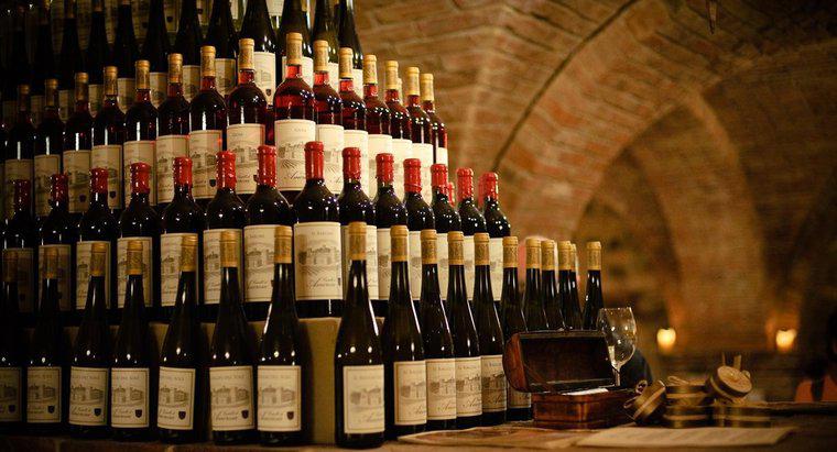 Qual é a melhor maneira de armazenar vinho?