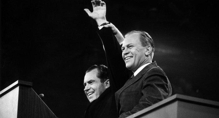 Quais presidentes dos EUA ocuparam cargos durante a década de 1970?