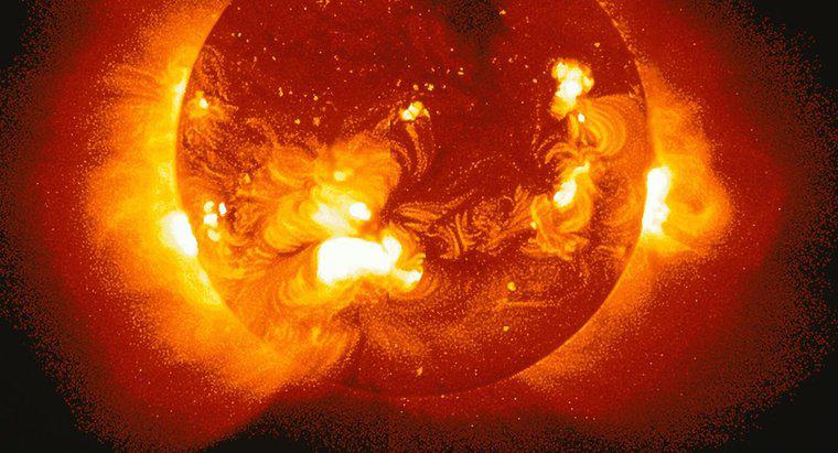 Quais são as três camadas da atmosfera do Sol?