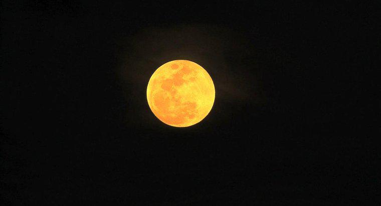 Qual é o significado de uma lua amarela?