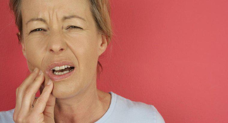 O que pode causar dor de dente ao morder?