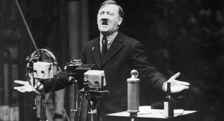 Qual era a altura de Adolf Hitler?