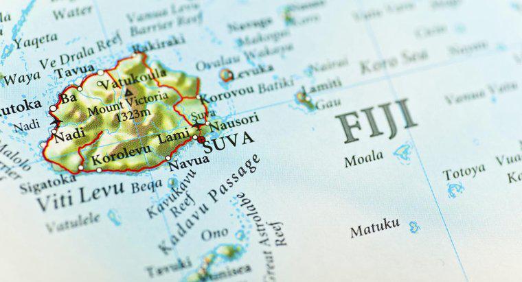 Em que continente está localizado Fiji?
