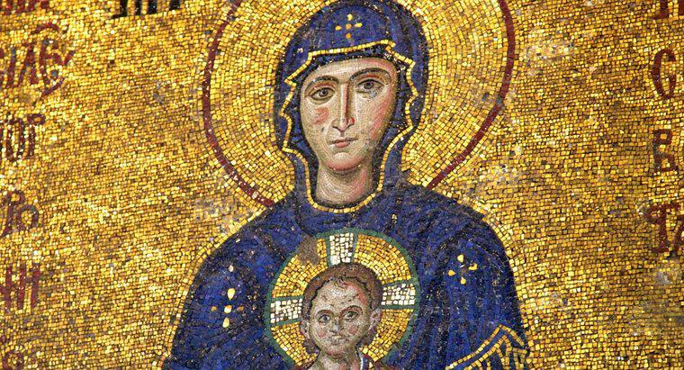 Por que a Virgem Maria usa azul?